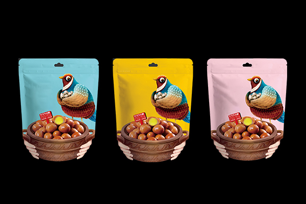 How does the self-supporting zipper bag's self-supporting structure improve the shelf display effect?